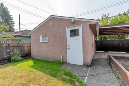 Hallway Photo of 2560 Adanac Street, Vancouver, BC