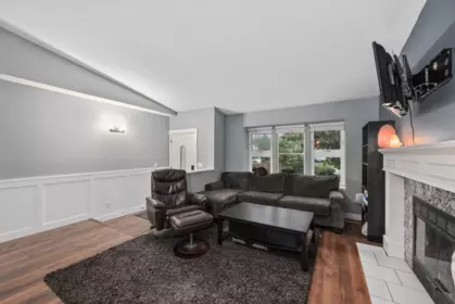 Breakfast Nook Photo of 11937 237a Street, Maple Ridge, BC