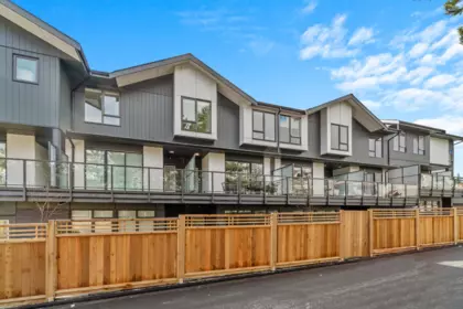210 7161 17th Avenue, Burnaby, BC, Burnaby — Apartment/Condo for sale