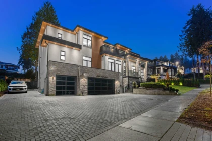 Living Room Photo of 17568 102 Avenue, Surrey, BC