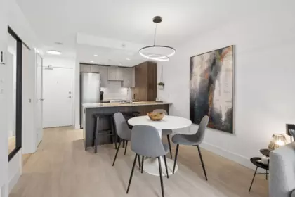 Kitchen Island Photo of 606 1088 Richards Street, Vancouver, BC