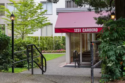 Hallway Photo of 1504 1251 Cardero Street, Vancouver, BC