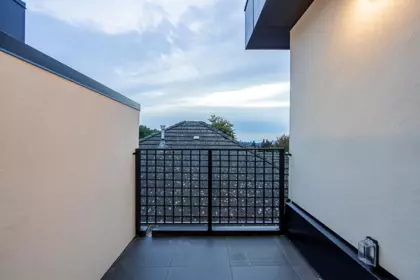 Front Yard Photo of 3 3638 Normandy Drive, Vancouver, BC