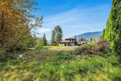 Breakfast Nook Photo of 936 Thistle Place, Britannia Beach, BC