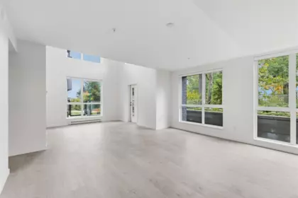 Kitchen Photo of 102 6585 195a Street, Surrey, BC