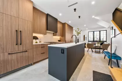 Kitchen Photo of 2 1166 E 26th Avenue, Vancouver, BC