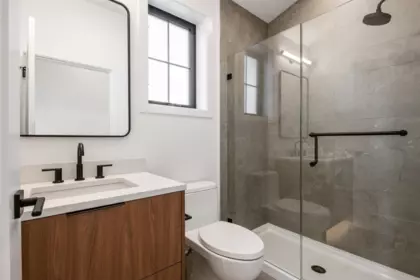 Laundry Room Photo of 2 1166 E 26th Avenue, Vancouver, BC