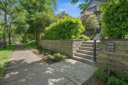 Entry Foyer Photo of 1868 W 15th Avenue, Vancouver, BC