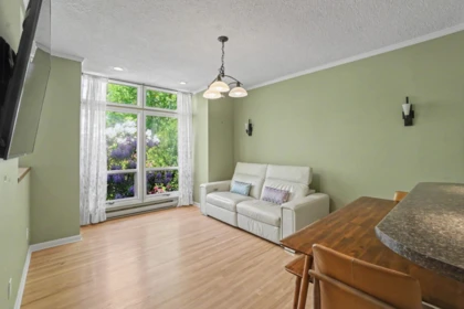 Kitchen Photo of 1868 W 15th Avenue, Vancouver, BC