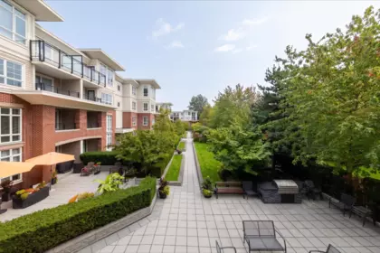 Backyard Photo of 205 2940 King George Boulevard, Surrey, BC