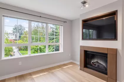 Breakfast Nook Photo of 205 2940 King George Boulevard, Surrey, BC