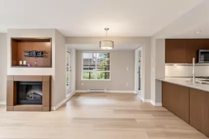 Guest Bathroom Photo of 205 2940 King George Boulevard, Surrey, BC