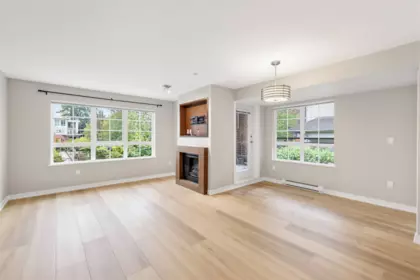 Kitchen Photo of 205 2940 King George Boulevard, Surrey, BC