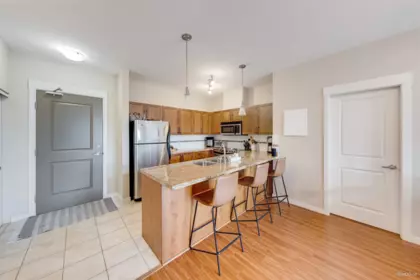 Primary Bathroom Photo of 417 12350 Harris Road, Pitt Meadows, BC