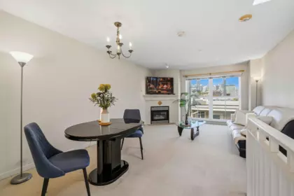 Breakfast Nook Photo of 319 678 W 7th Avenue, Vancouver, BC