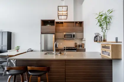 401 9150 University High Street, Burnaby, BC, Burnaby — Apartment/Condo for sale