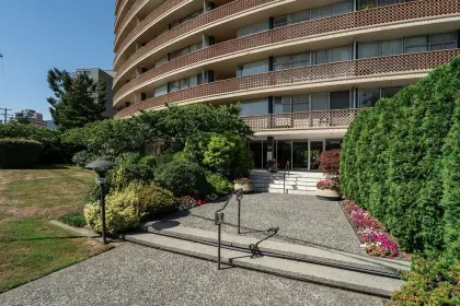 104 2135 Argyle Avenue, West Vancouver, BC, West vancouver — Apartment/Condo for sale