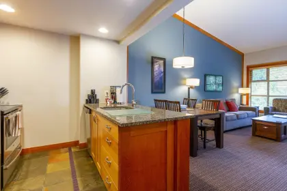 636B 2036 London Lane, Whistler, BC, Whistler — Apartment/Condo for sale