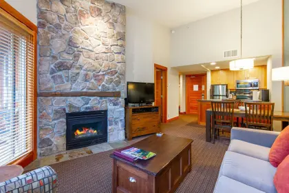 636B 2036 London Lane, Whistler, BC, Whistler — Apartment/Condo for sale