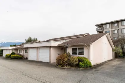 4 9493 Broadway Street, Chilliwack, BC, Chilliwack — Townhouse for sale