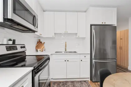 19 450 Esplanade Avenue, Harrison Hot Springs, BC, Harrison hot springs — Apartment/Condo for sale