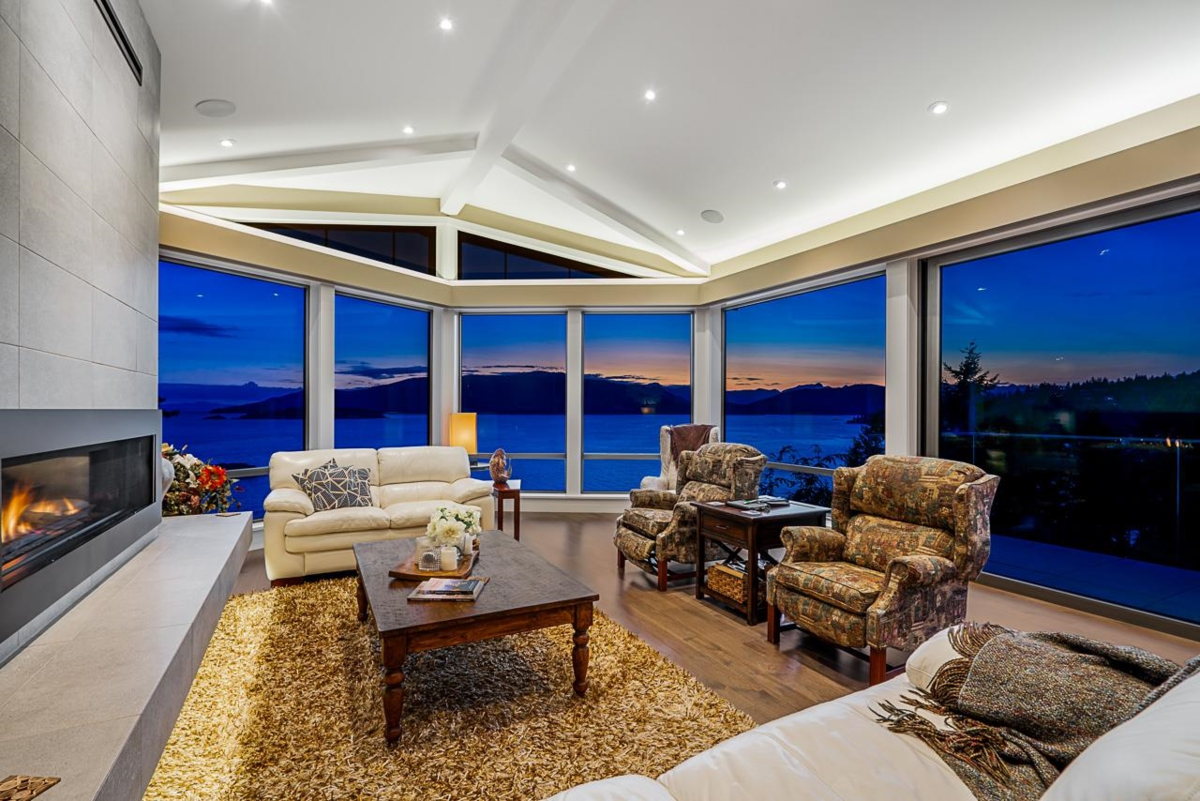 Dining Area Photo of 5134 Pitcairn Place, West Vancouver, BC