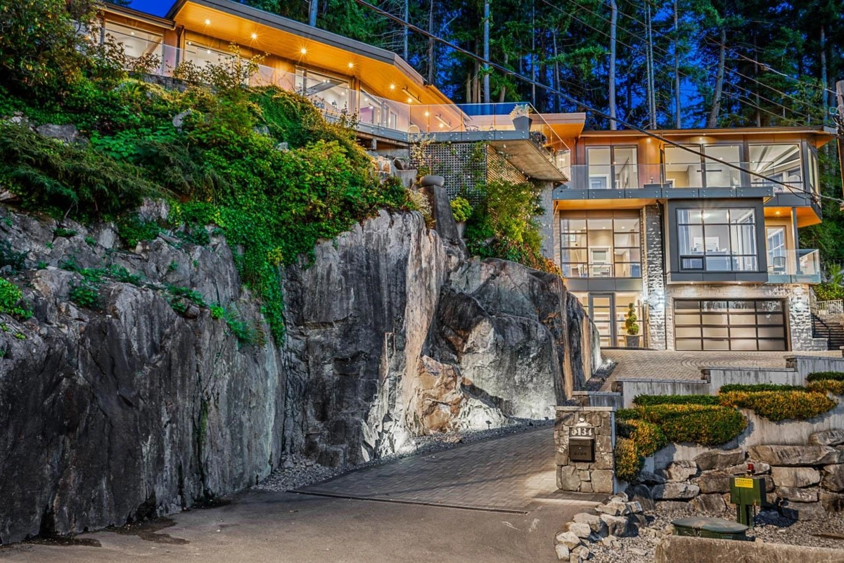 Family Room Photo of 5134 Pitcairn Place, West Vancouver, BC