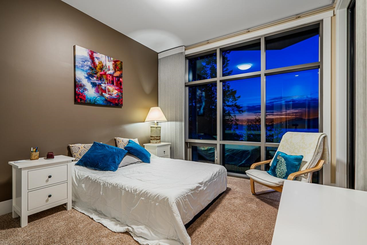 Guest Bathroom Photo of 5134 Pitcairn Place, West Vancouver, BC