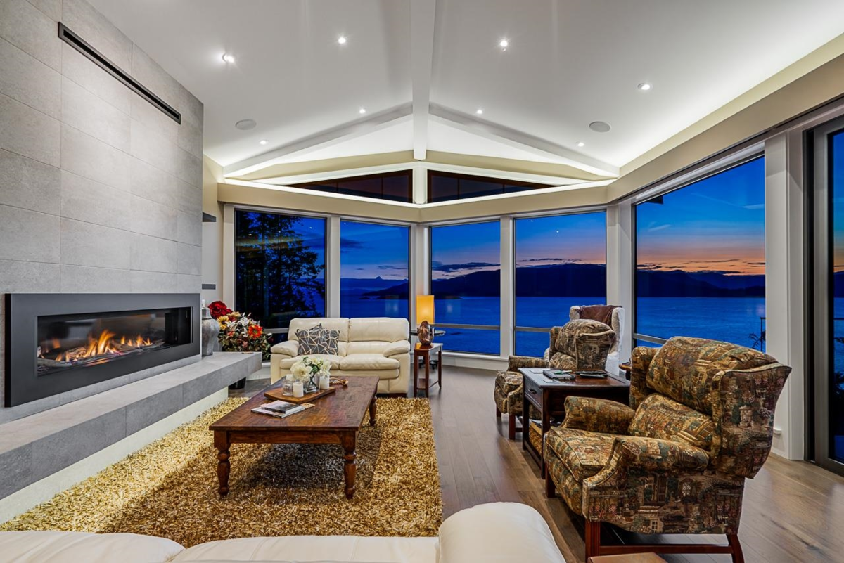 Kitchen Photo of 5134 Pitcairn Place, West Vancouver, BC
