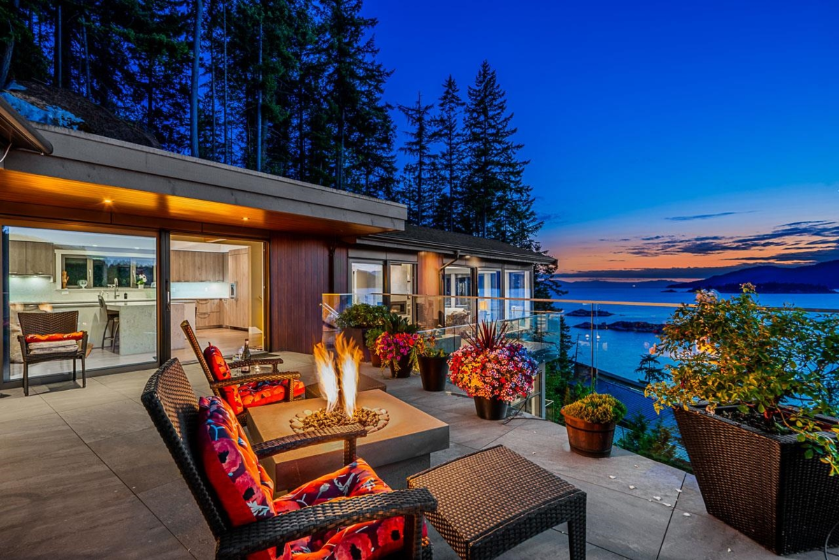 Laundry Room Photo of 5134 Pitcairn Place, West Vancouver, BC