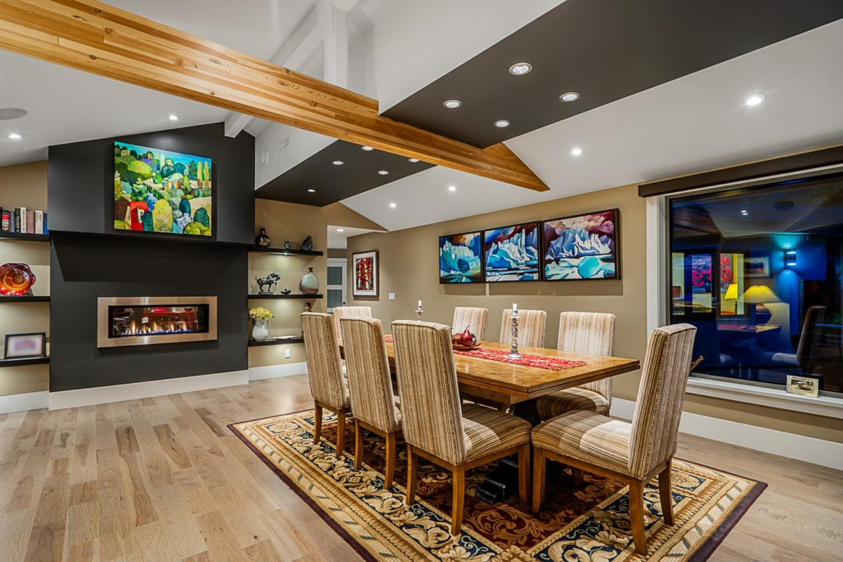 Walk-In Closet Photo of 5134 Pitcairn Place, West Vancouver, BC