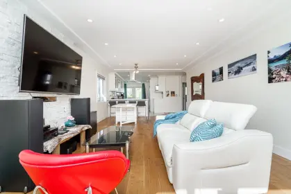 1541 E 34th Avenue, Vancouver, BC, Vancouver — Single Family Residence for sale