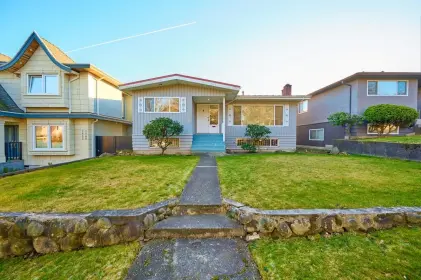 2676 E 56th Avenue, Vancouver, BC, Vancouver — Single Family Residence for sale