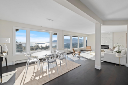 Living Room Photo of 4791 Westwood Place, West Vancouver, BC