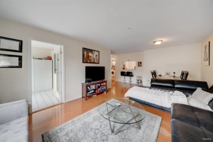 202 2505 E Broadway Avenue, Vancouver, BC, Vancouver — Apartment/Condo for sale