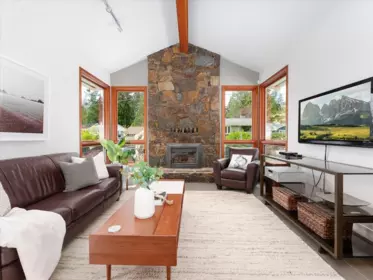 2602 Kilmarnock Crescent, North Vancouver, BC, North vancouver — Single Family Residence for sale