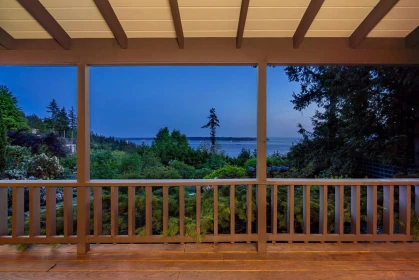 Front Yard Photo of 3898 Southridge Avenue, West Vancouver, BC