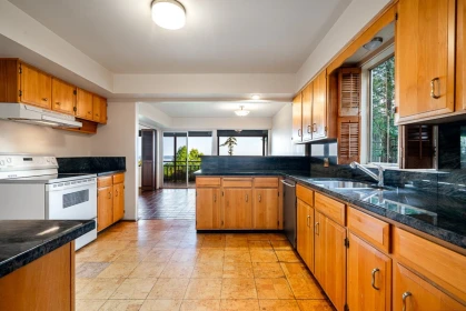 Laundry Room Photo of 3898 Southridge Avenue, West Vancouver, BC