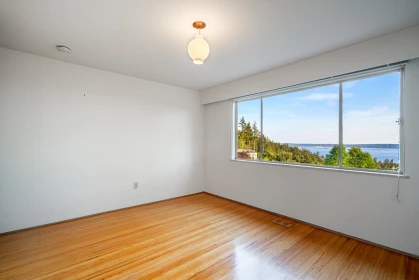 Outdoor Deck Photo of 3898 Southridge Avenue, West Vancouver, BC
