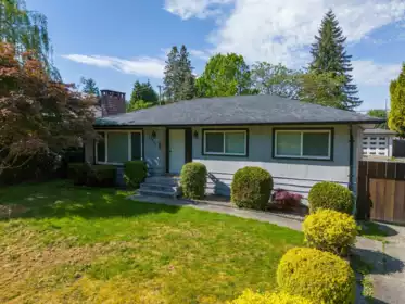 Breakfast Nook Photo of 22137 Cliff Avenue, Maple Ridge, BC