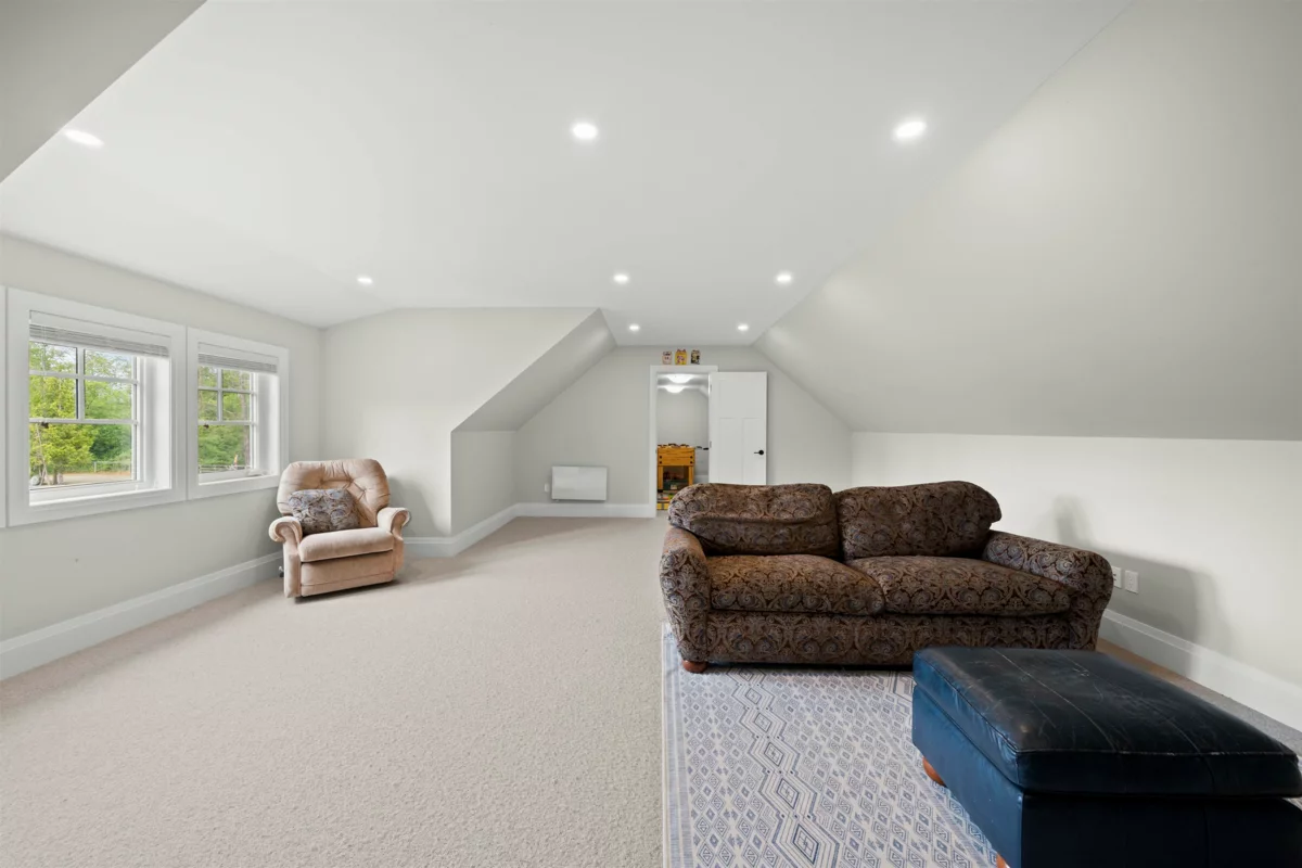 Hallway Photo of 1340 224 Street, Langley, BC