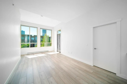 402 13555 Gateway Drive, Surrey, BC, Surrey — Apartment/Condo for sale