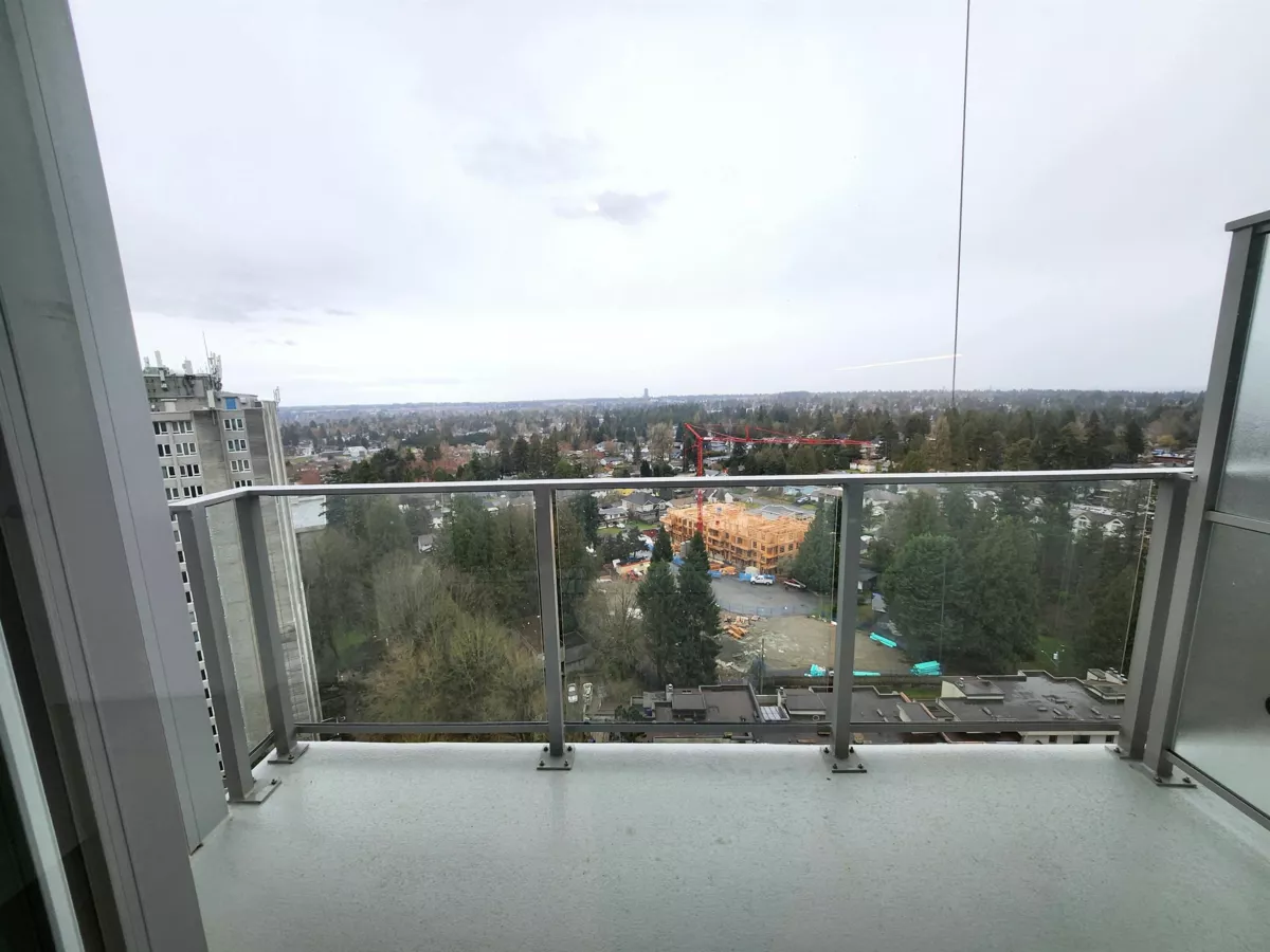 Primary Bathroom Photo of 1905 13387 Old Yale Road, Surrey, BC