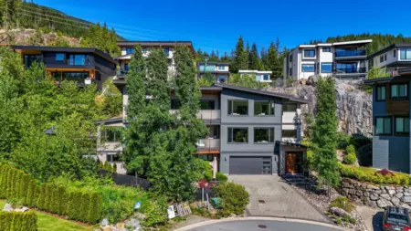 3350 Descartes Place, Squamish, BC, Squamish — Single Family Residence for sale