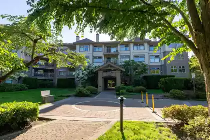 201 15220 Guildford Drive, Surrey, BC, Guildford — 2 bed apartment/condo for sale