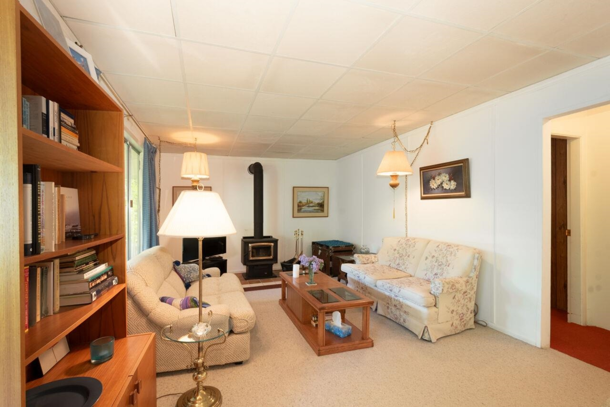 Family Room Photo of 508 Collins Road, Bowen Island, BC