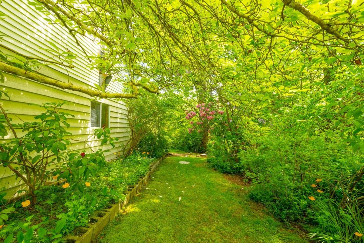 Garage Interior Photo of 508 Collins Road, Bowen Island, BC
