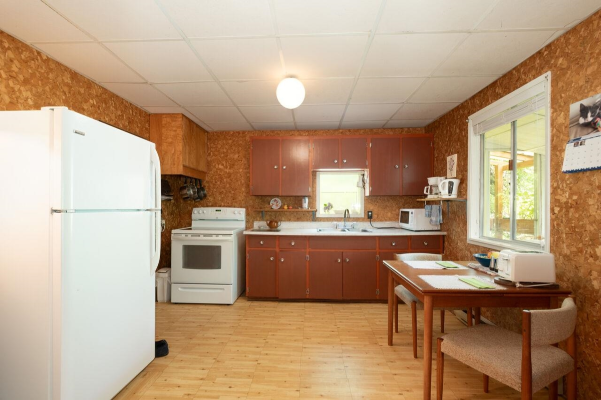 Kitchen Photo of 508 Collins Road, Bowen Island, BC