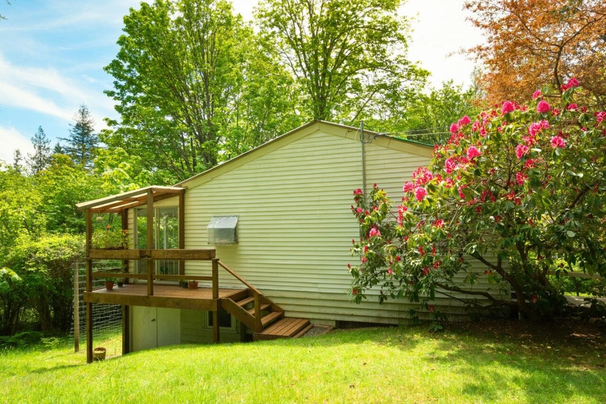 Office / Den Photo of 508 Collins Road, Bowen Island, BC