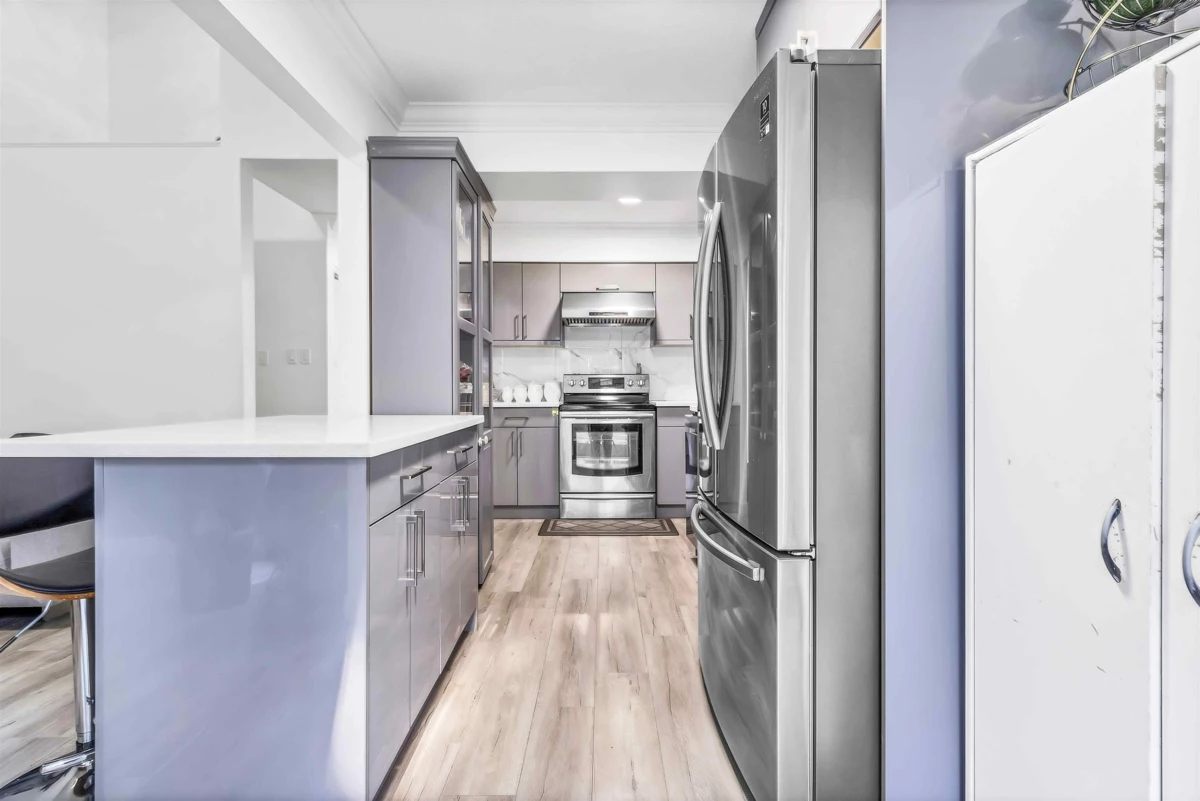 Kitchen Island Photo of 8025 139a Street, Surrey, BC